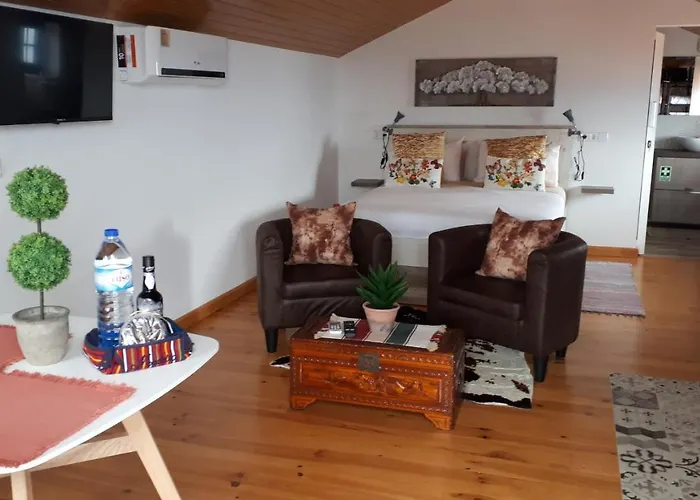 Homestay Casa Dinastia Sotao Y Casa Dinastia Miramar Ribeira Brava