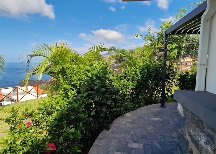 Casa Dinastia Sotao Y Casa Dinastia Miramar Homestay Ribeira Brava